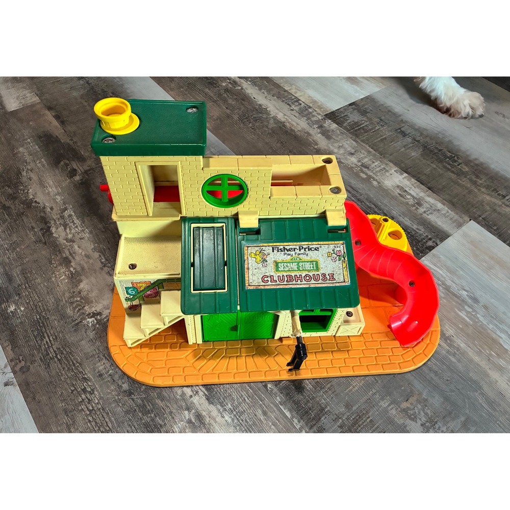 Vintage Fisher-Price Sesame Street Clubhouse 937 Play Family Playset 1970s